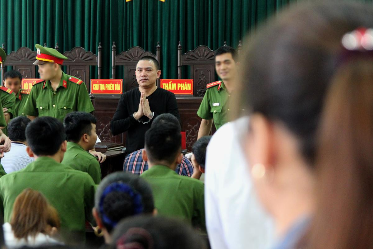 'Ông trùm ma túy' 3 lần vượt ngục vái lạy xin lỗi người thân trước khi nhận án tử hình Ảnh 3