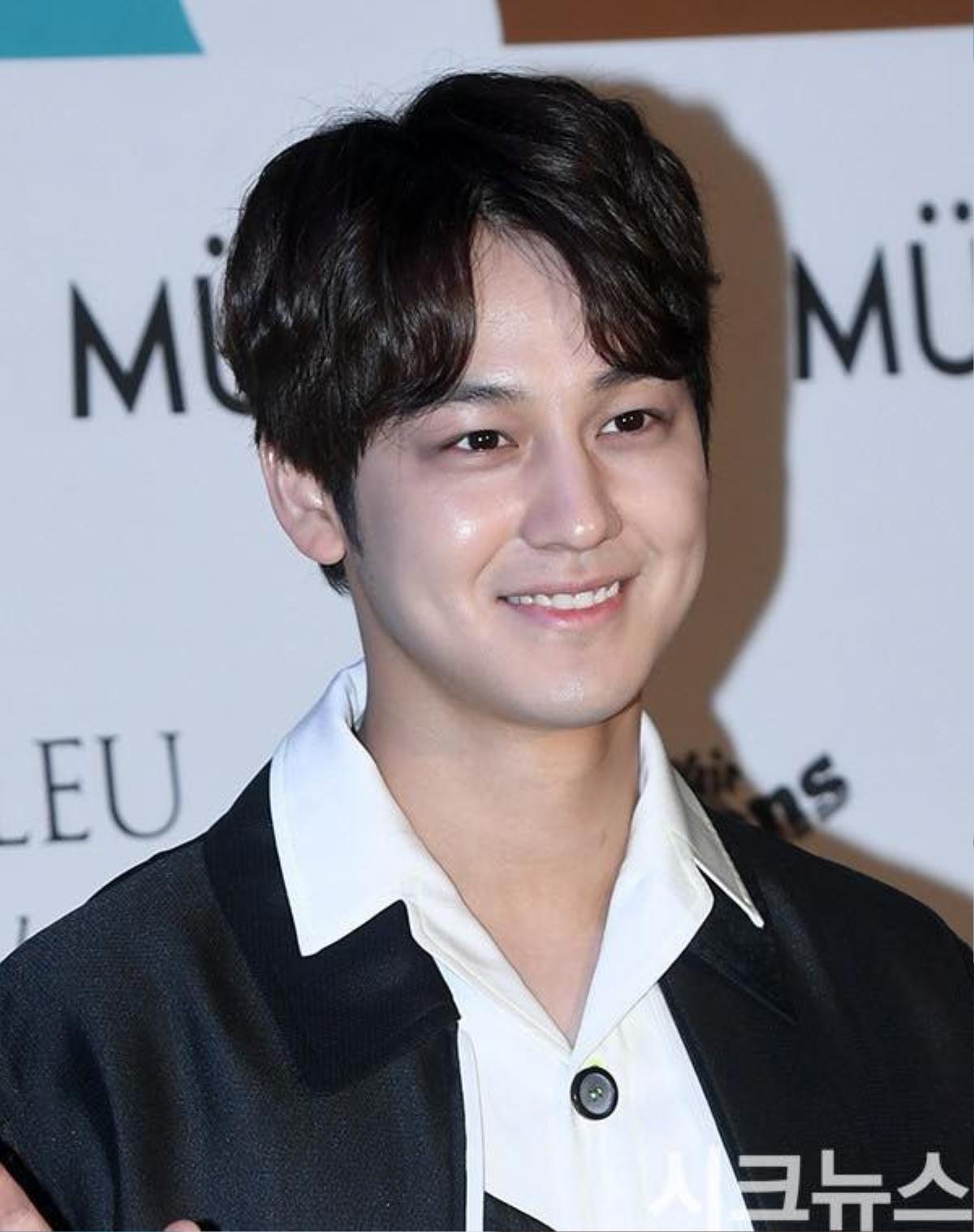 Vừa công khai hẹn hò, Kim Bum đã chuẩn bị lên đường nhập ngũ Ảnh 1