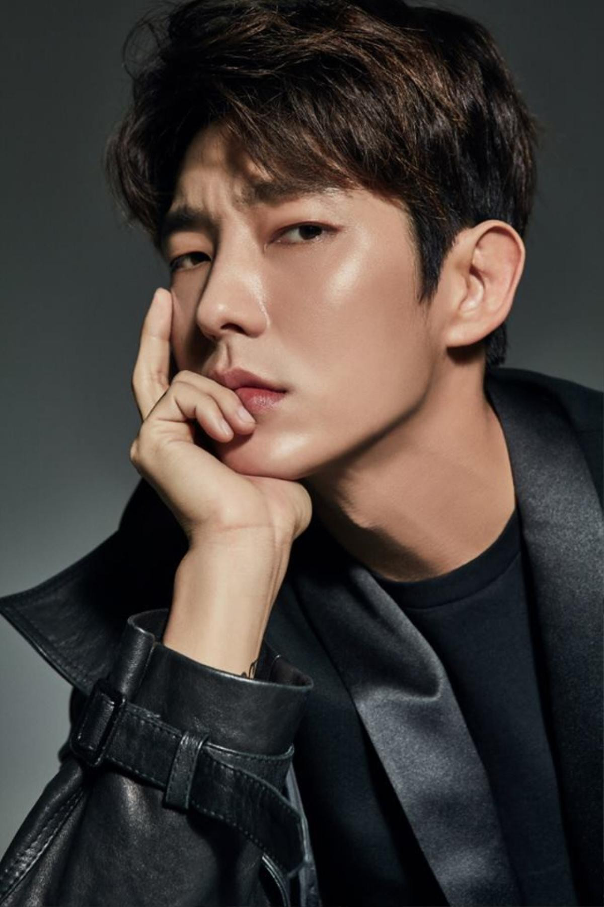 Lee Joon Gi tuổi 37: Đừng nghĩ tài năng của anh chàng chỉ gói gọn trong diễn xuất! Ảnh 23