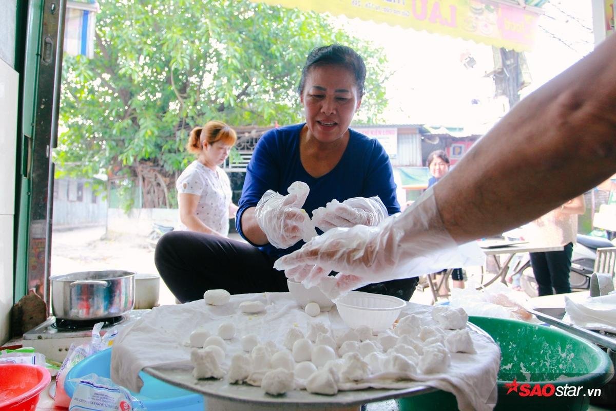 Chỉ 1 viên đường không tan qua 3 chìm 7 nổi cũng đủ chứng minh món bánh trôi tinh tế biết bao nhiêu! Ảnh 4