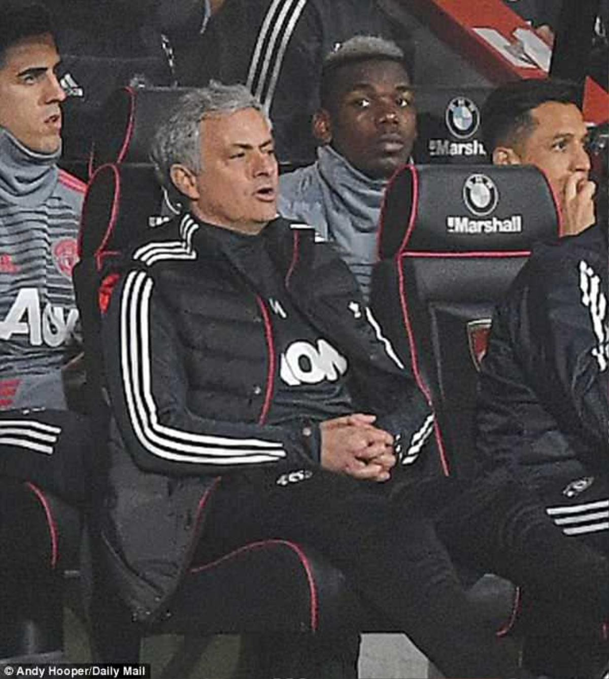 M.U 'nổi sóng': Pogba không thèm bắt tay… Mourinho! Ảnh 3