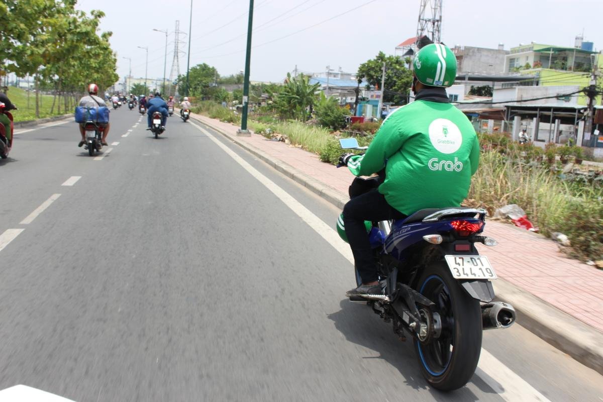 Nắng nóng kinh hoàng sinh viên Sài Gòn vẫn sẵn sàng 'phơi mình' ngoài trời 5 tiếng để đổi lấy 100K Ảnh 8