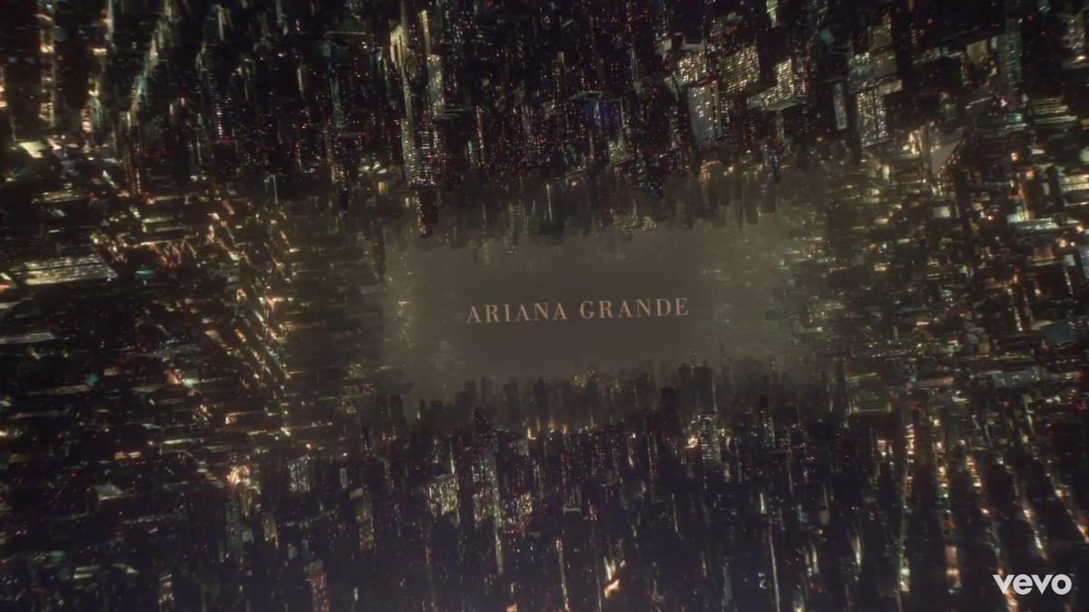 Ariana Grande chính thức quay lại làng nhạc với MV 'ảo diệu' nhất từ trước đến giờ Ảnh 1