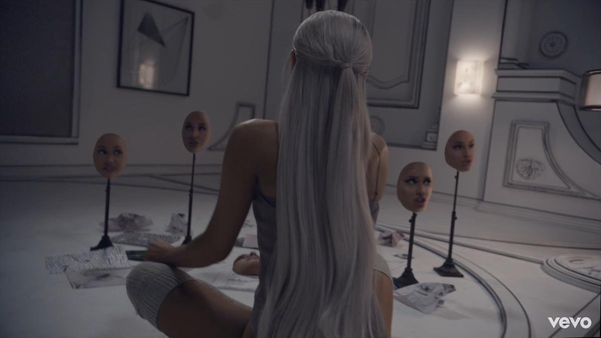 Ariana Grande chính thức quay lại làng nhạc với MV 'ảo diệu' nhất từ trước đến giờ Ảnh 11