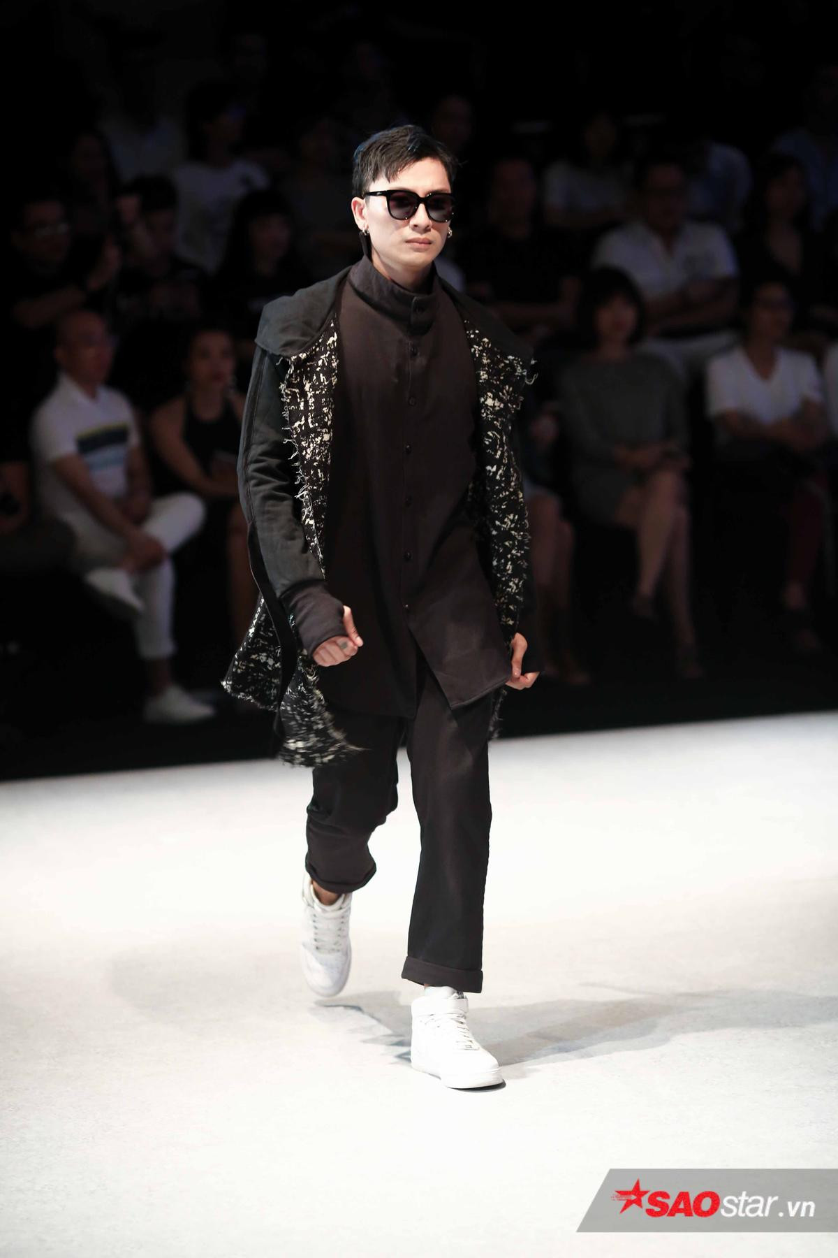 Thành viên Uni5 diện cây đồ 'chất phát ngất', catwalk tự tin giữa dàn mẫu nam cao trên 1m8 Ảnh 11