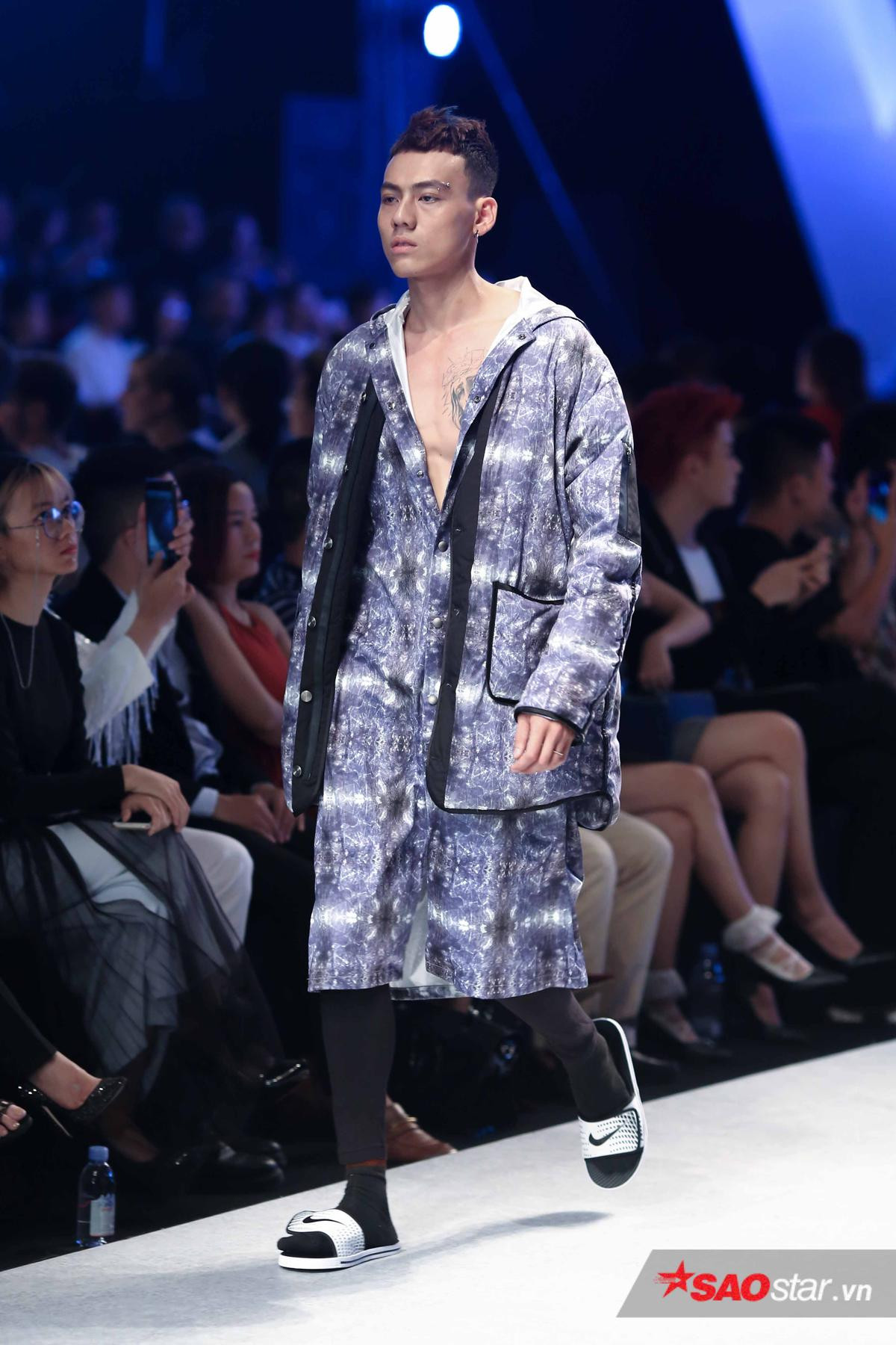 Thành viên Uni5 diện cây đồ 'chất phát ngất', catwalk tự tin giữa dàn mẫu nam cao trên 1m8 Ảnh 13