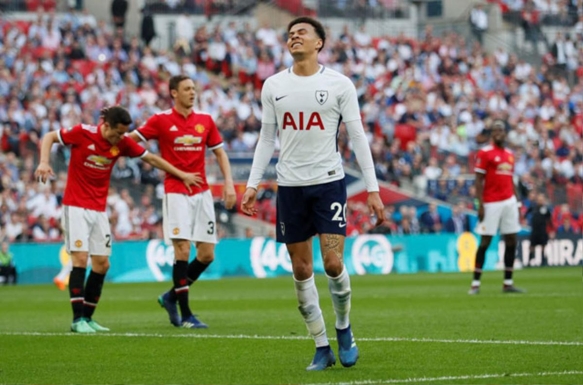 Toàn cảnh Man United ngược dòng hạ Tottenham, cân bằng kỷ lục của Arsenal Ảnh 3