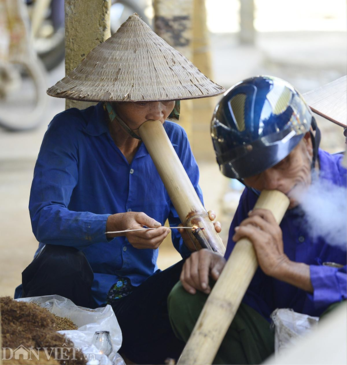 Về nơi phụ nữ hút thuốc lào, nhả khói điệu nghệ như đàn ông Ảnh 6