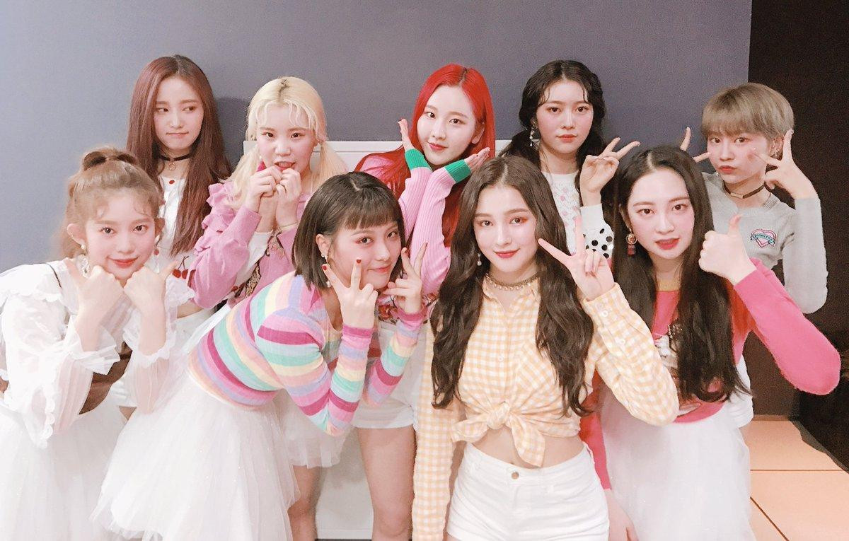 Bị chê kém tài, Momoland vẫn là nhóm nhạc Kpop đầu tiên đạt thành tích này trong 2018 Ảnh 1