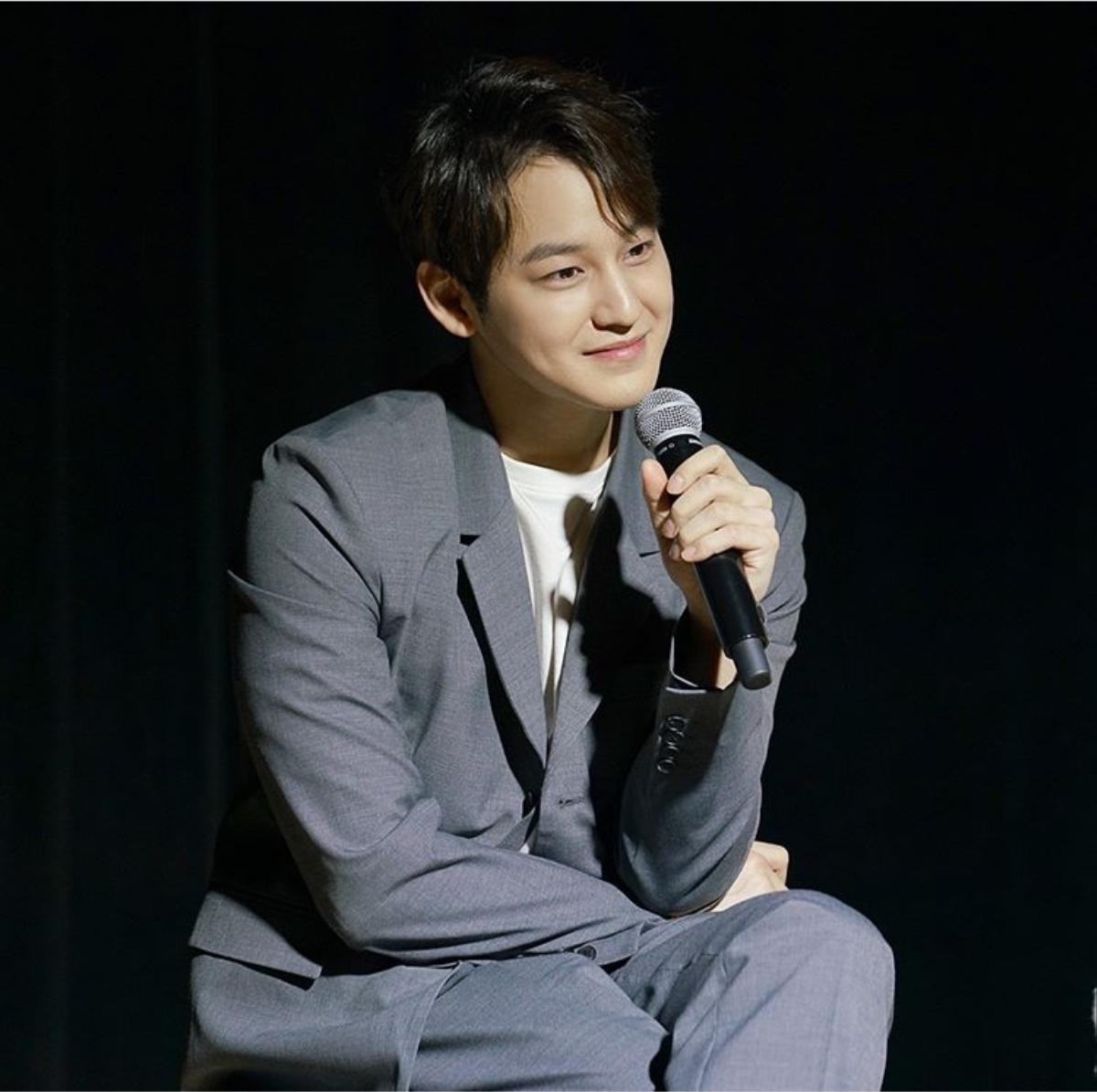 Hậu công khai hẹn hò và loạt hình 'hơi béo', Kim Bum bất ngờ đẹp trai như thời 'Vườn sao băng' Ảnh 4