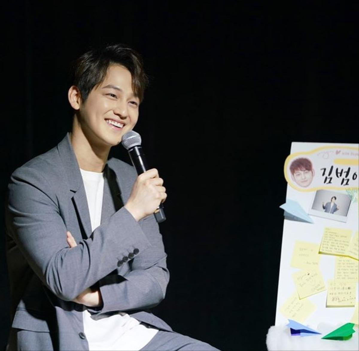 Hậu công khai hẹn hò và loạt hình 'hơi béo', Kim Bum bất ngờ đẹp trai như thời 'Vườn sao băng' Ảnh 1