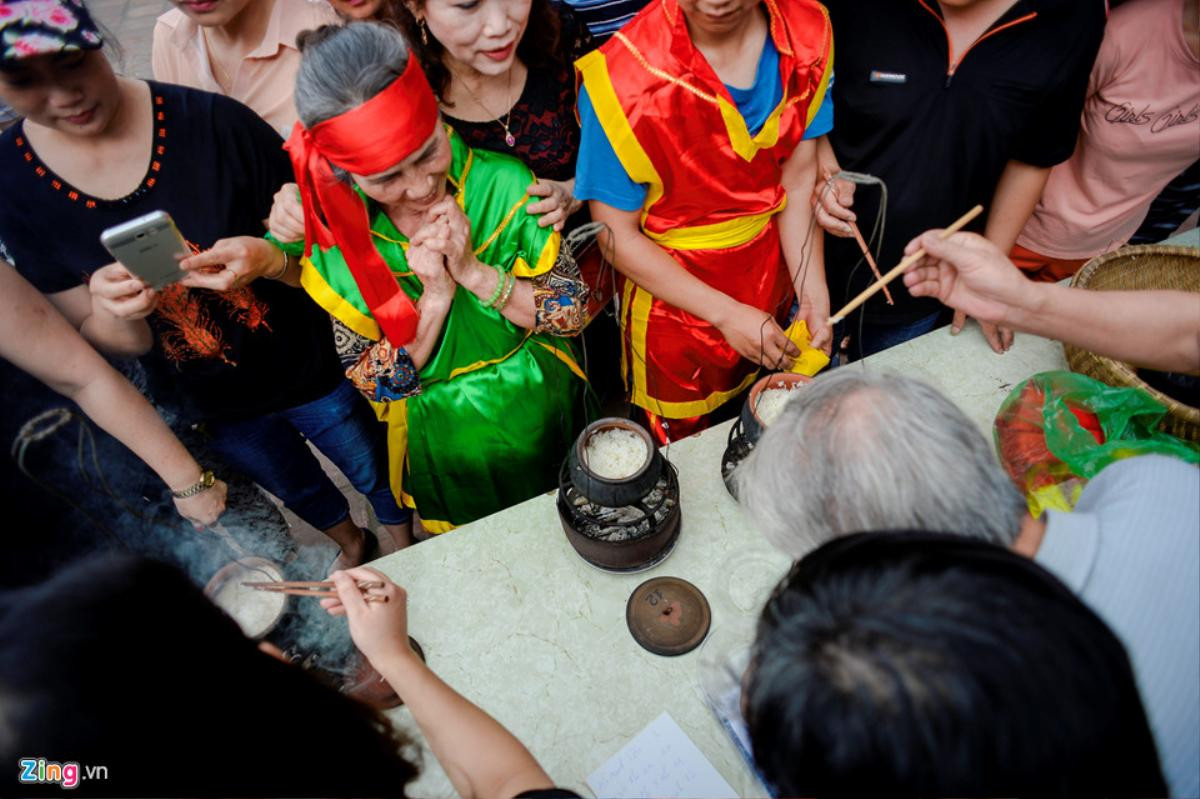 Thi nấu cơm, bắt lợn vui nhộn giữa Thủ đô Ảnh 5