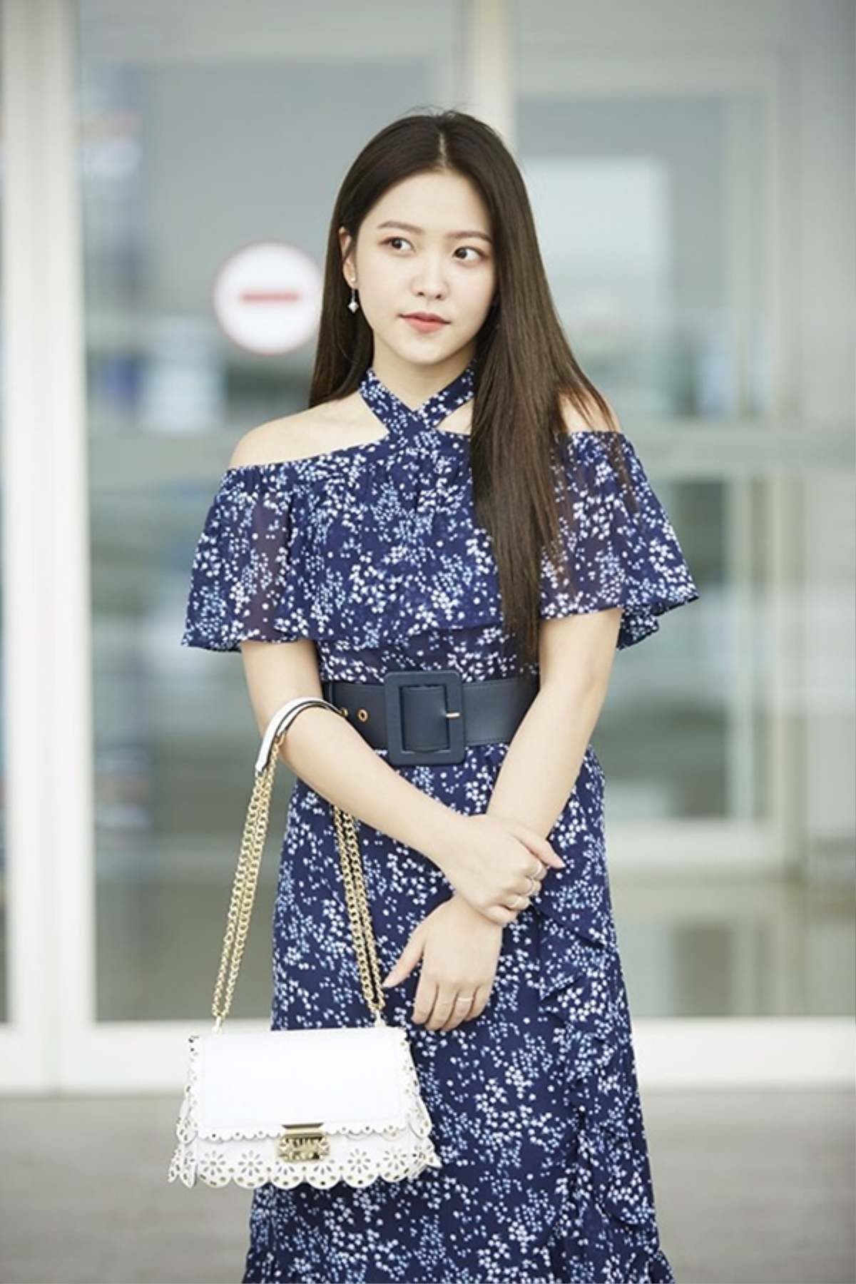 Yeri (Red Velvet) gây bất ngờ với diện mạo trưởng thành tại sân bay Incheon Ảnh 2