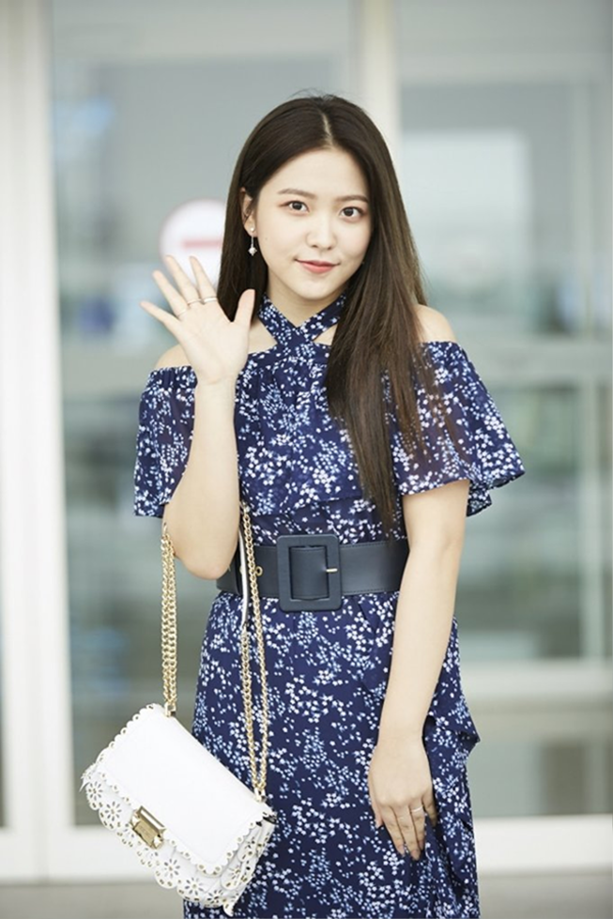 Yeri (Red Velvet) gây bất ngờ với diện mạo trưởng thành tại sân bay Incheon Ảnh 7