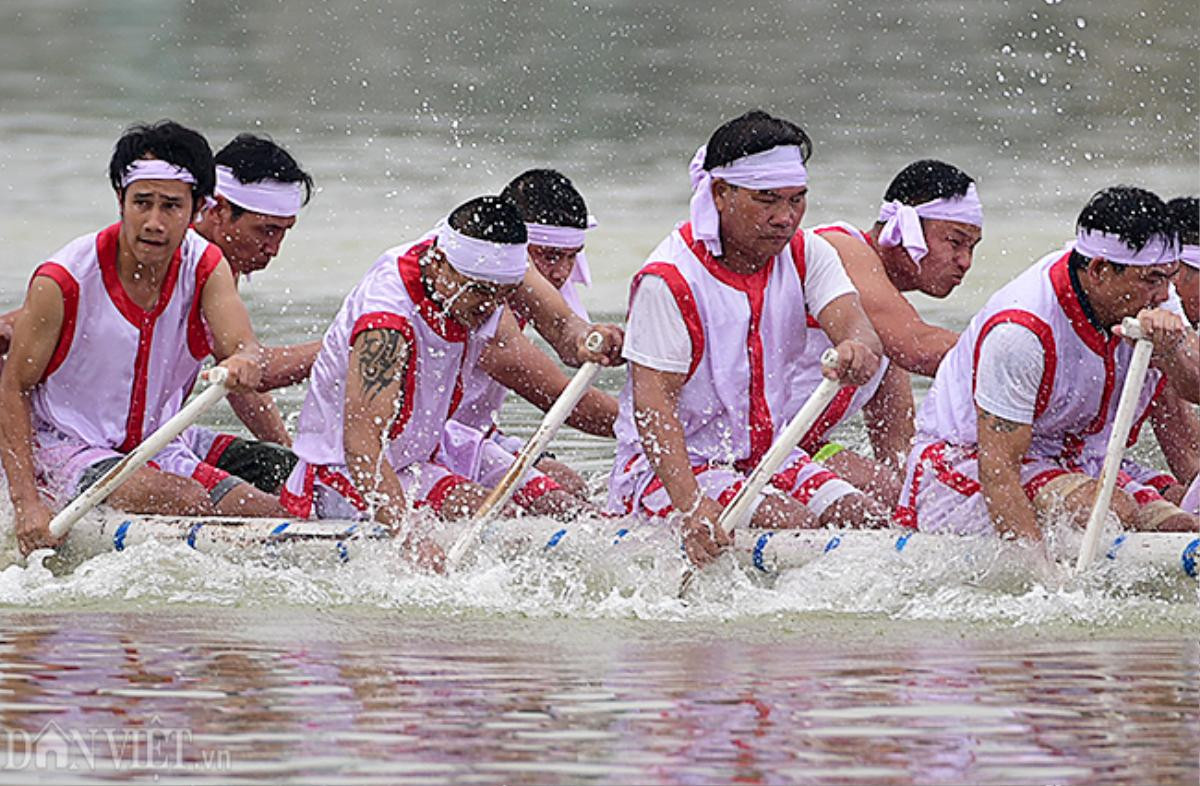 Cả khúc sông Lô 5km náo nhiệt vì gần 200 trai tráng đua thuyền Ảnh 4