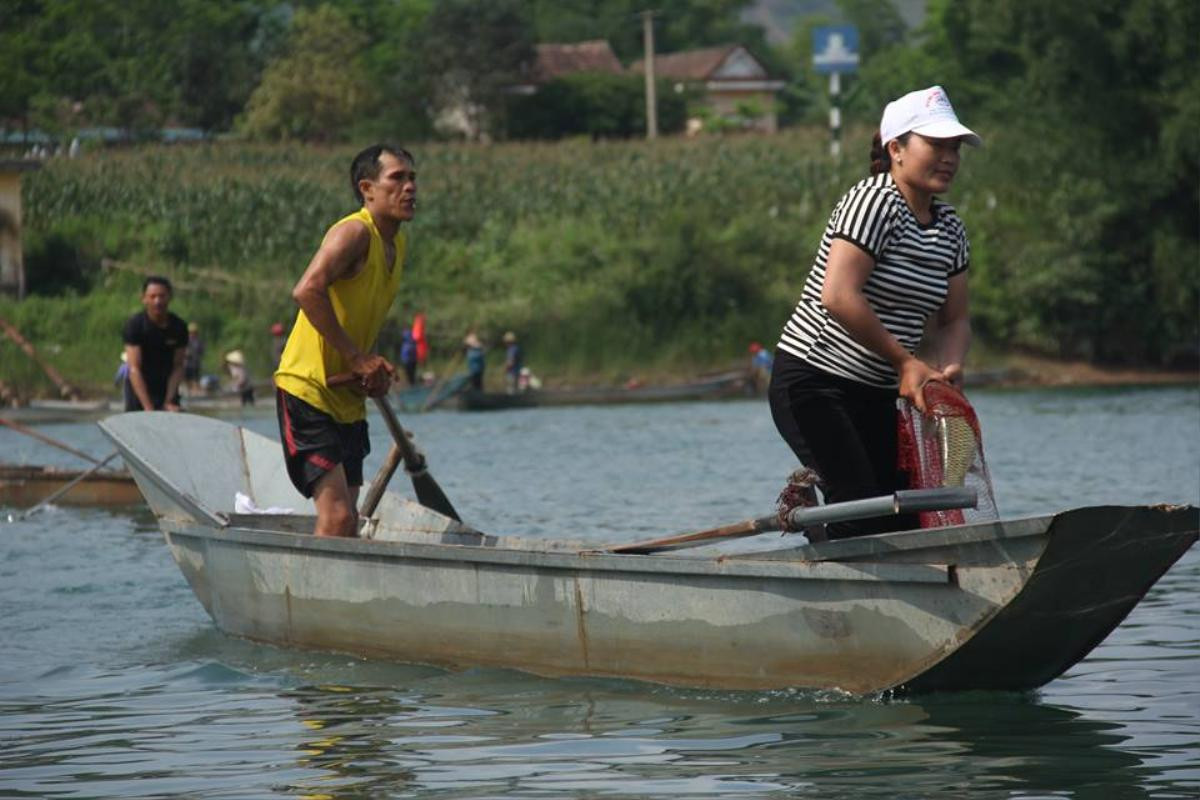 Hội cực lạ: Háo hức tìm cá trắm to, 'body' đẹp Ảnh 6