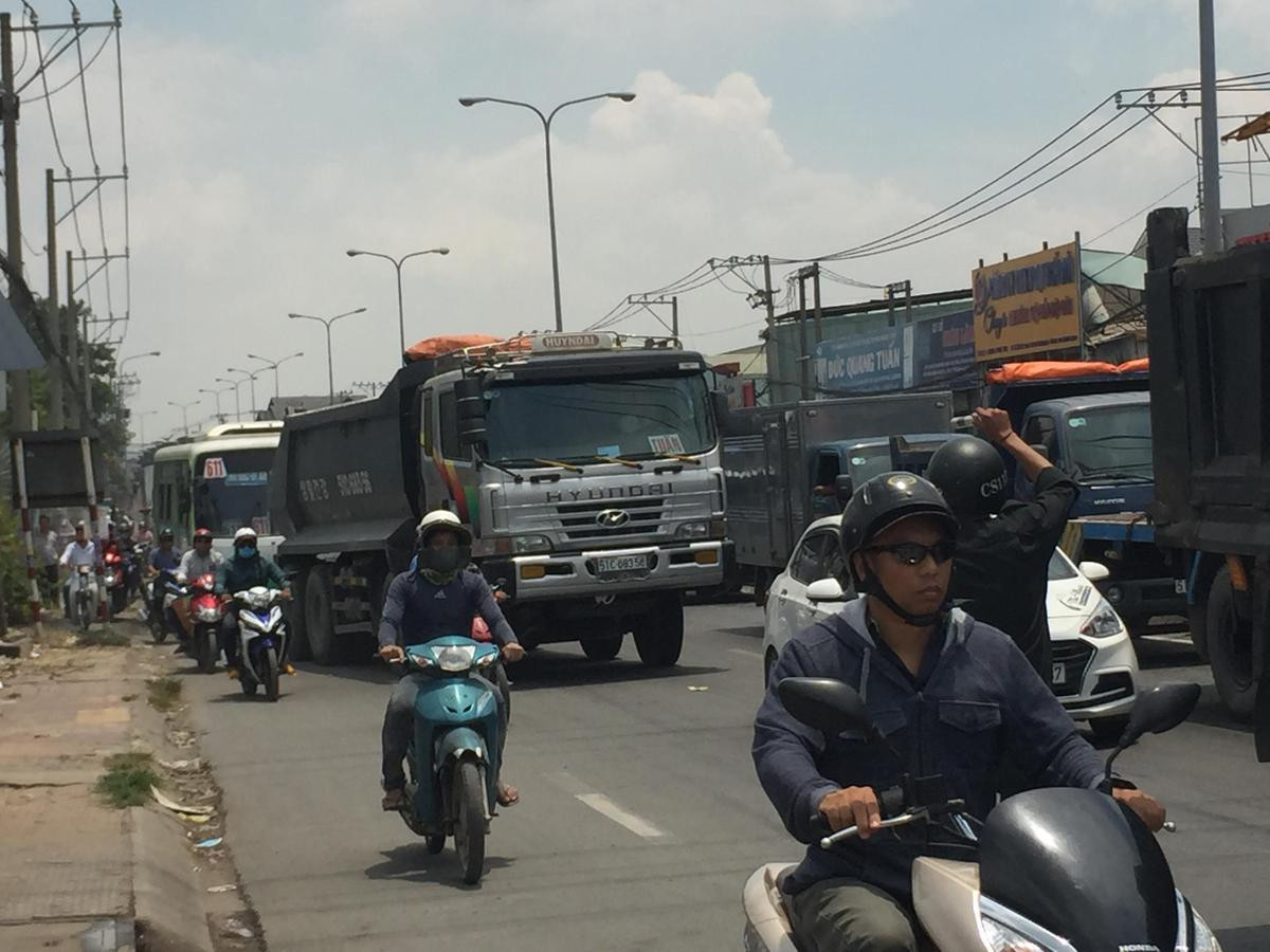 Va chạm giao thông, nữ sinh chết thảm dưới bánh xe tải Ảnh 3