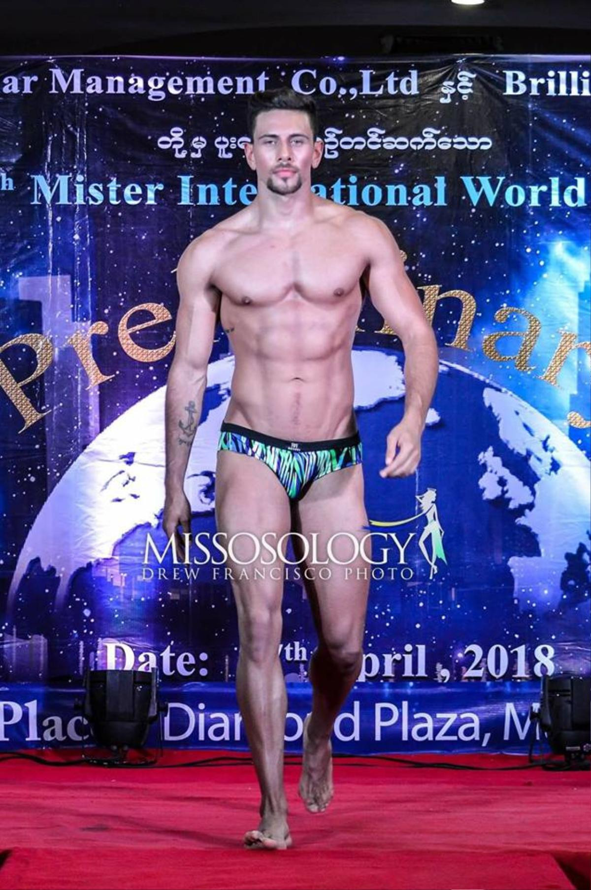 Minh Trung và dàn 'nam thần' 6 múi Mister International khoe thân hình chuẩn như 'tạc tượng' Ảnh 7