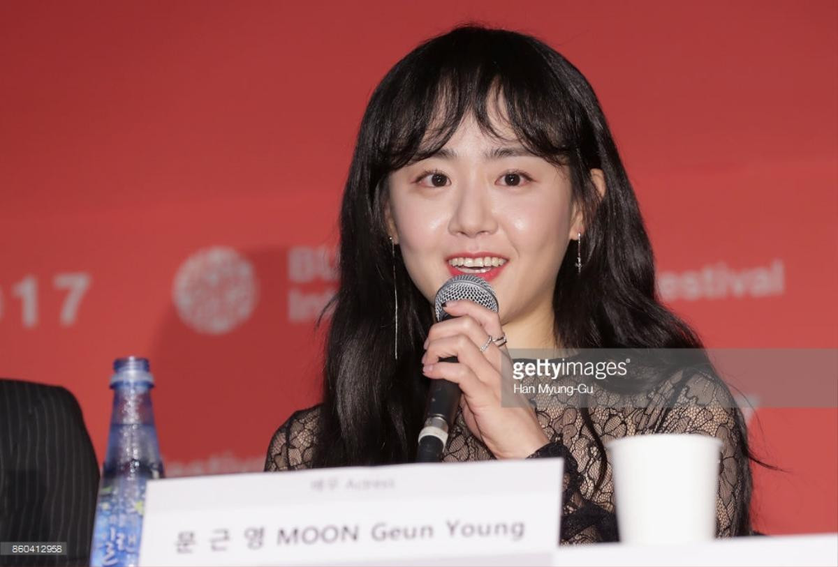 Thời gian, bệnh tật, áp lực dư luận đã 'hủy hoại' nhan sắc 'Em gái quốc dân' Moon Geun Young Ảnh 25