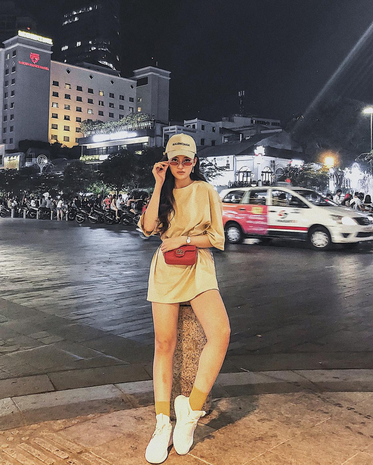 Kỳ Duyên cùng 'hội chị em nhà giàu' khoe street style toàn tông trắng, Bảo Anh che kín mặt vẫn 'chất ngầu' trên phố Ảnh 12