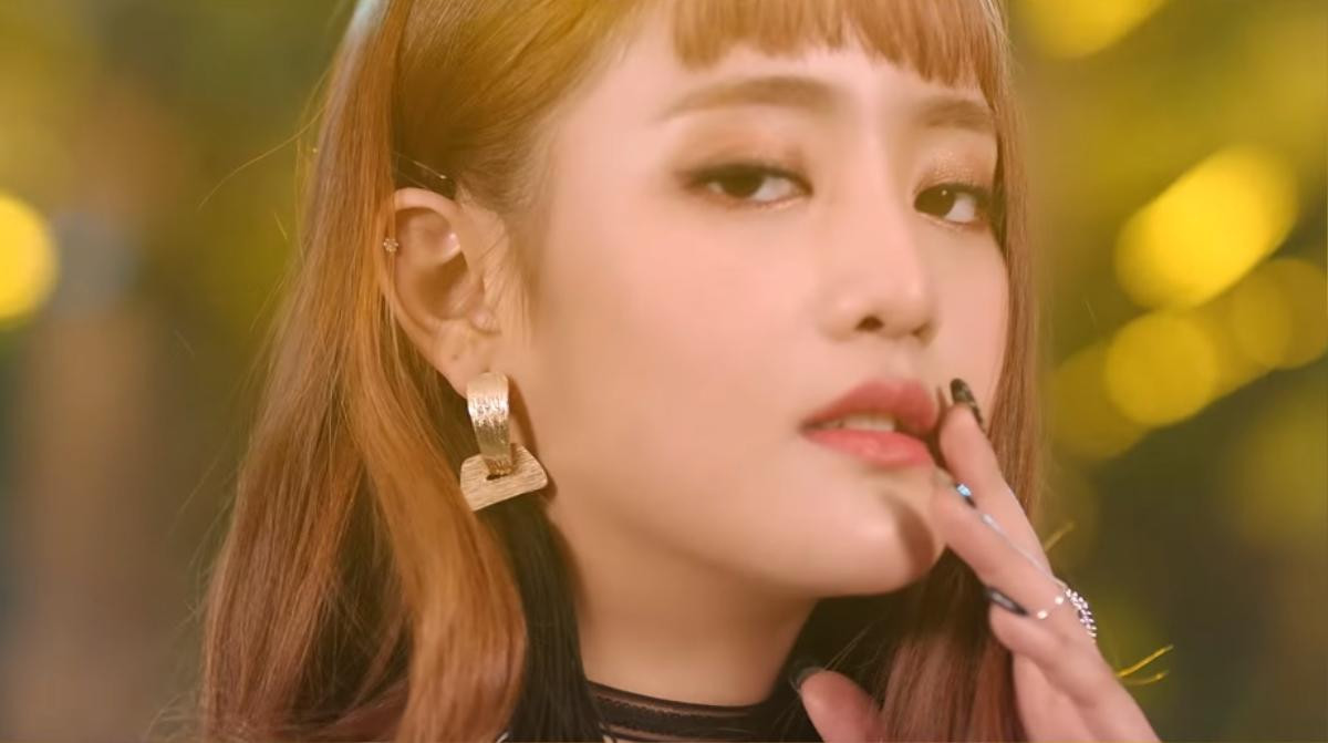 Girlgroup mới nhà Cube chất phát ngất, 'đầu bốc cháy' trong MV debut Ảnh 5