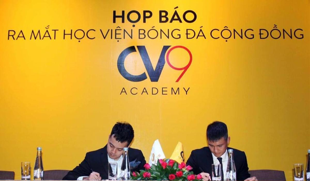 Công Vinh sánh vai cùng Thuỷ Tiên ra mắt học viện bóng đá CV9 Ảnh 2