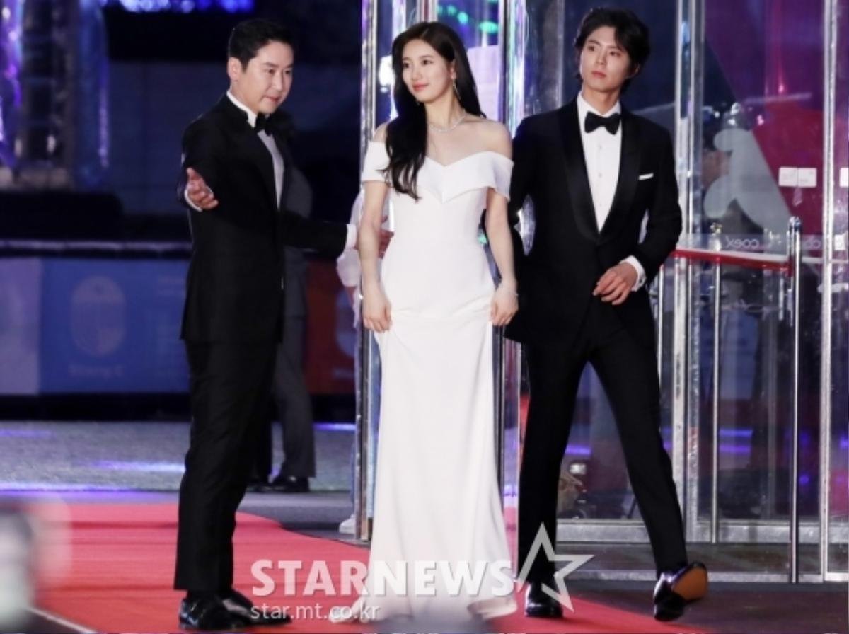 Thảm đỏ Baeksang 2018: Suzy tỏa sáng cùng Park Bo Gum cho đến khi Seolhyun và Nana xuất hiện Ảnh 1