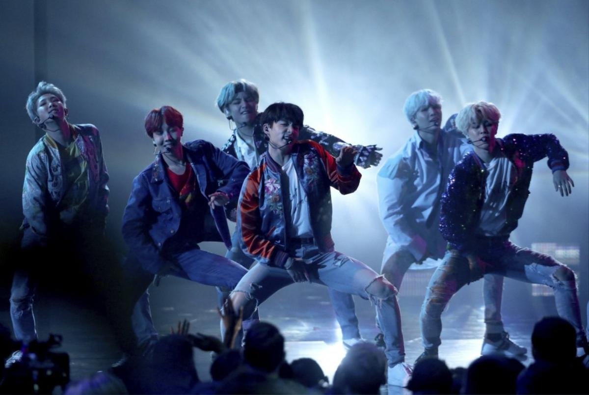 Vừa xác nhận biểu diễn tại BBMAs, BTS tiếp tục khuấy đảo lễ trao giải Tây Ban Nha Ảnh 2