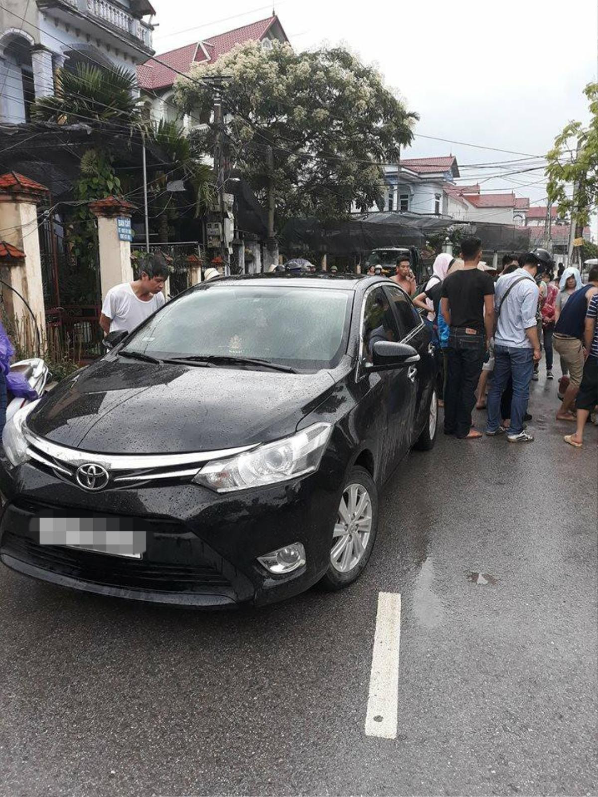 Công an tiến hành khám xét nhà đối tượng nghi bắt cóc bé gái 9 tuổi Ảnh 2