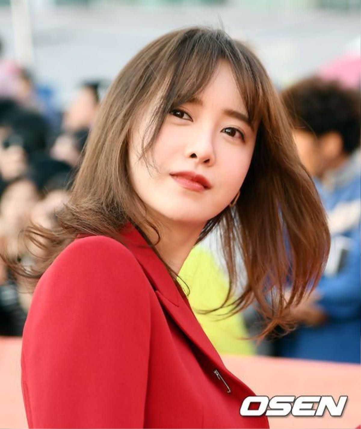 'Nàng cỏ' Goo Hye Sun đại náo thảm đỏ, đọ sắc cùng Nam Gyuri, Chae Soo Bin tại LHP quốc tế Jeonju Ảnh 7