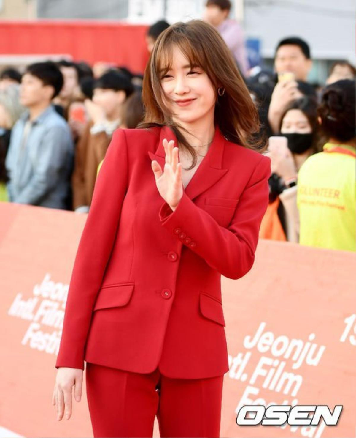 'Nàng cỏ' Goo Hye Sun đại náo thảm đỏ, đọ sắc cùng Nam Gyuri, Chae Soo Bin tại LHP quốc tế Jeonju Ảnh 6