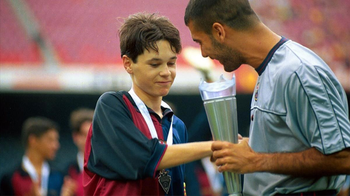 Andres Iniesta: Cậu bé khóc nhè và bộ óc thiên tài của Camp Nou Ảnh 2