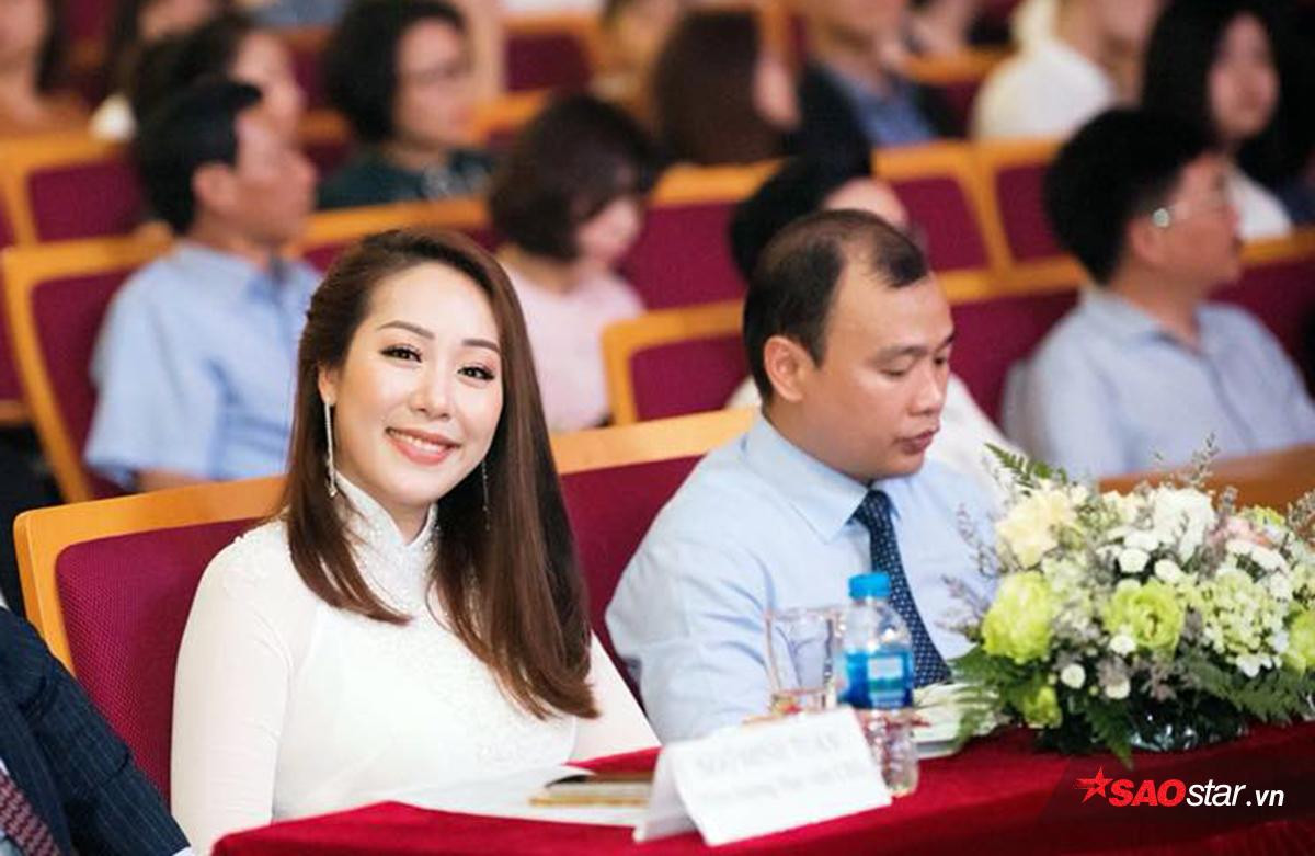 Lộ diện Tân Hoa khôi Học viện Ngoại giao 2018 với màn thi ứng xử bằng tiếng Anh xuất sắc Ảnh 4