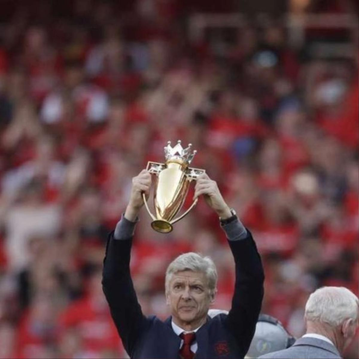 Trận cuối cùng của Wenger tại Emirates: Chiếc cúp của cuộc đời 'giáo sư' Ảnh 3