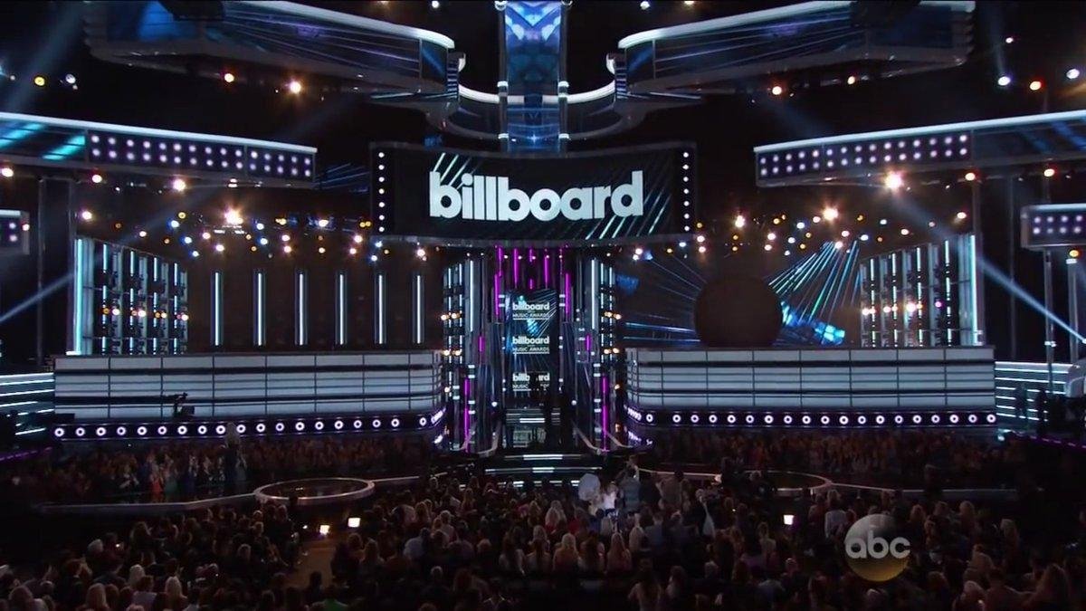 Billboard Music Awards 2018: BTS có gì để đấu lại với những siêu sân khấu này? Ảnh 6