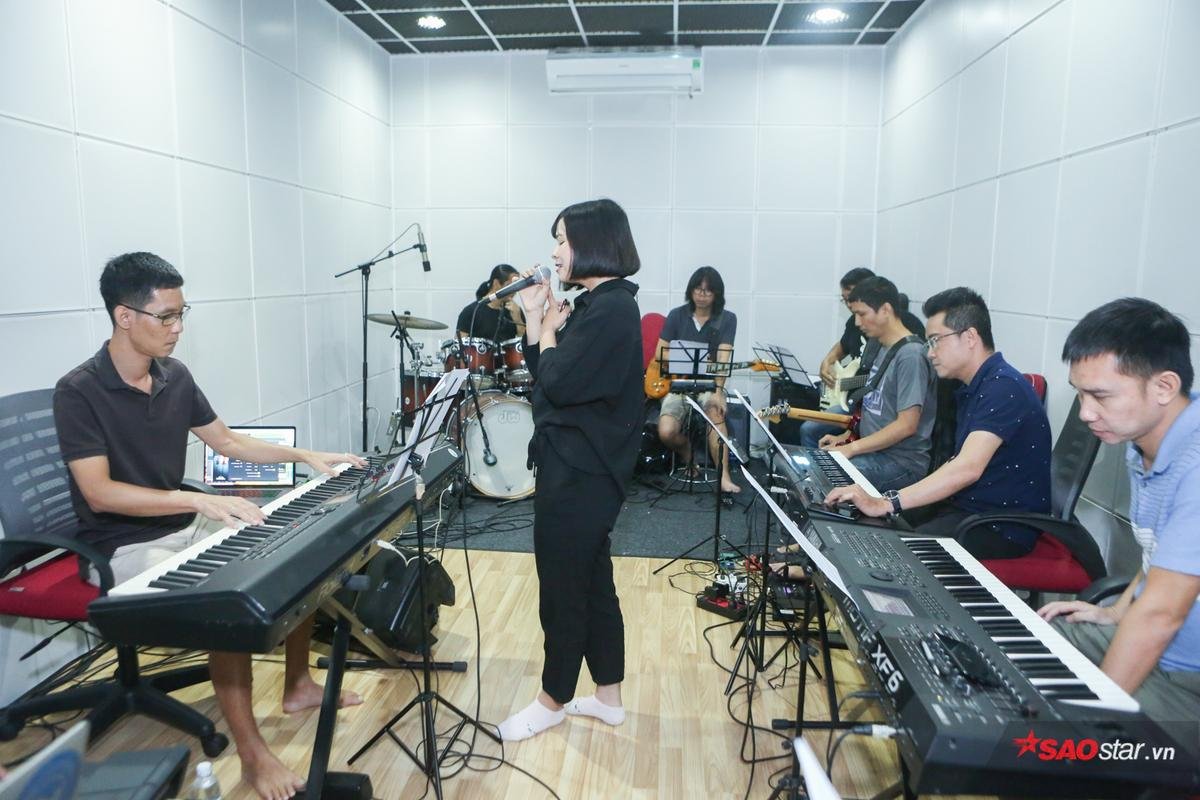 Lộn xộn Band mang 'anh hùng bàn phím' chuyên đả kích đạo nhạc vào ca khúc mới Ảnh 12