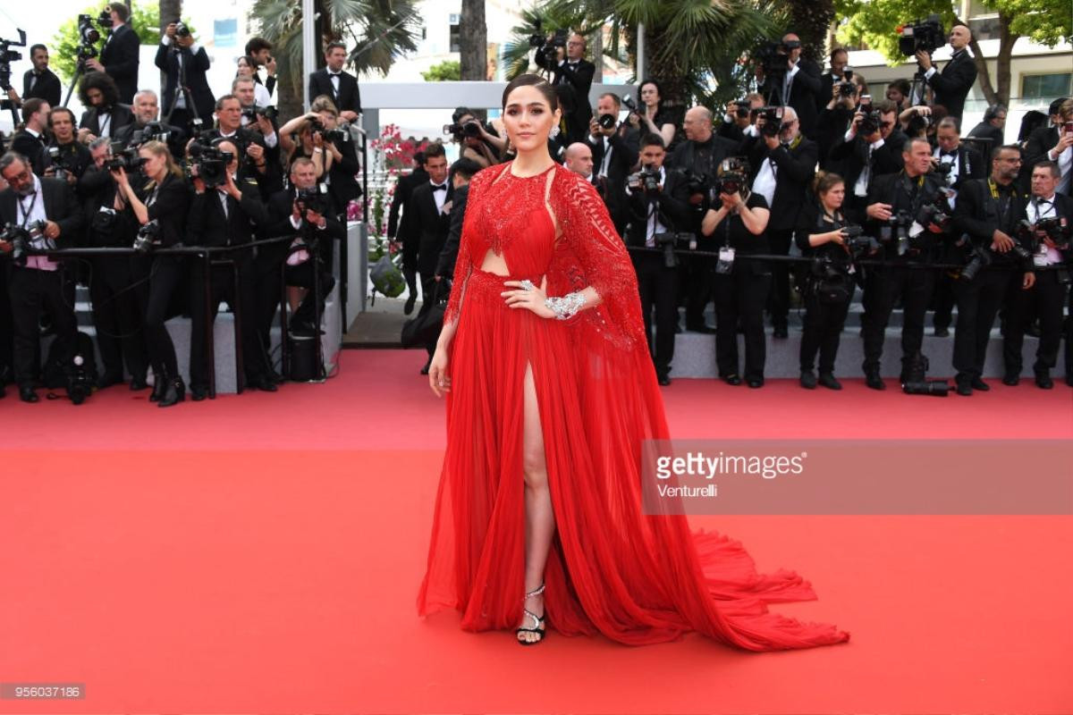 Phạm Băng Băng xinh như công chúa, Lý Nhã Kỳ và Chompoo Araya rực rỡ tại thảm đỏ LHP Cannes 2018 Ảnh 9