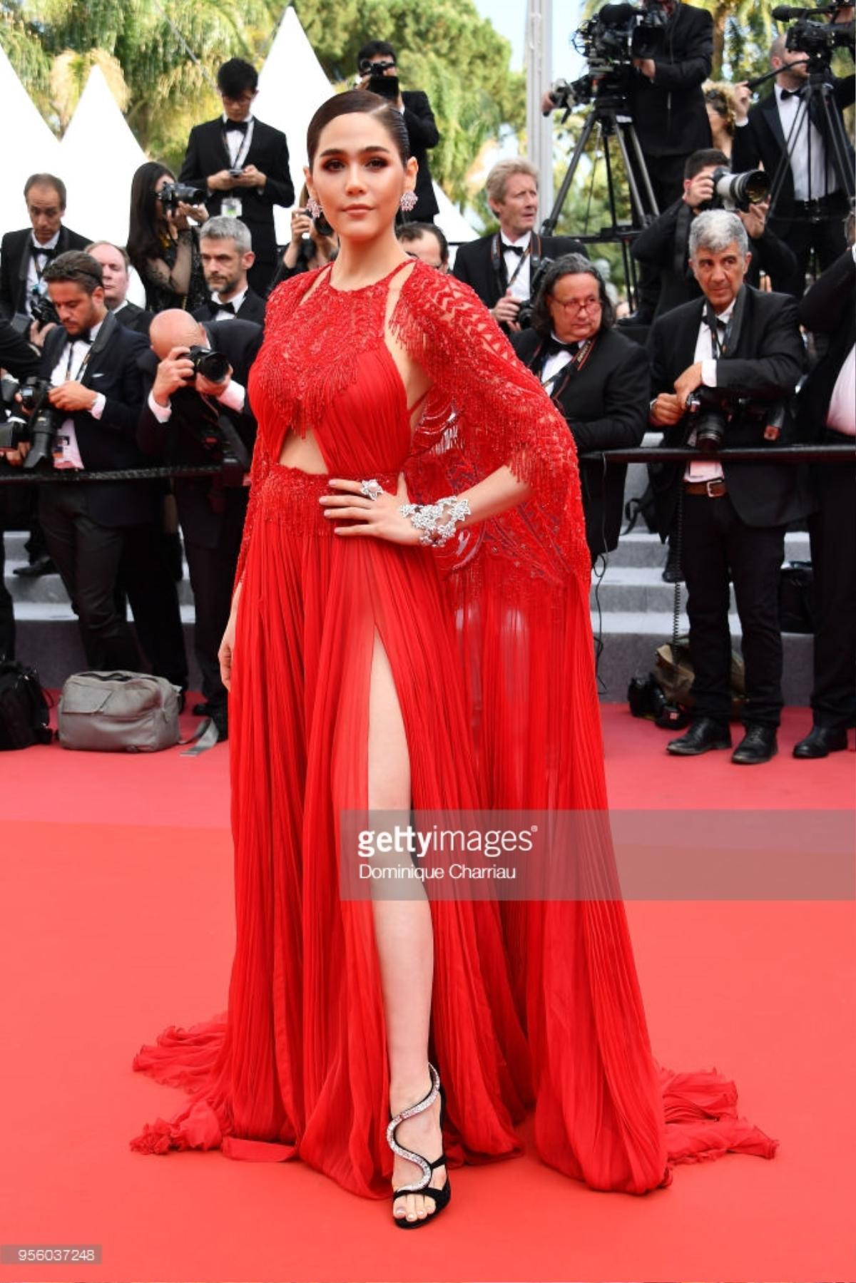 Phạm Băng Băng xinh như công chúa, Lý Nhã Kỳ và Chompoo Araya rực rỡ tại thảm đỏ LHP Cannes 2018 Ảnh 10