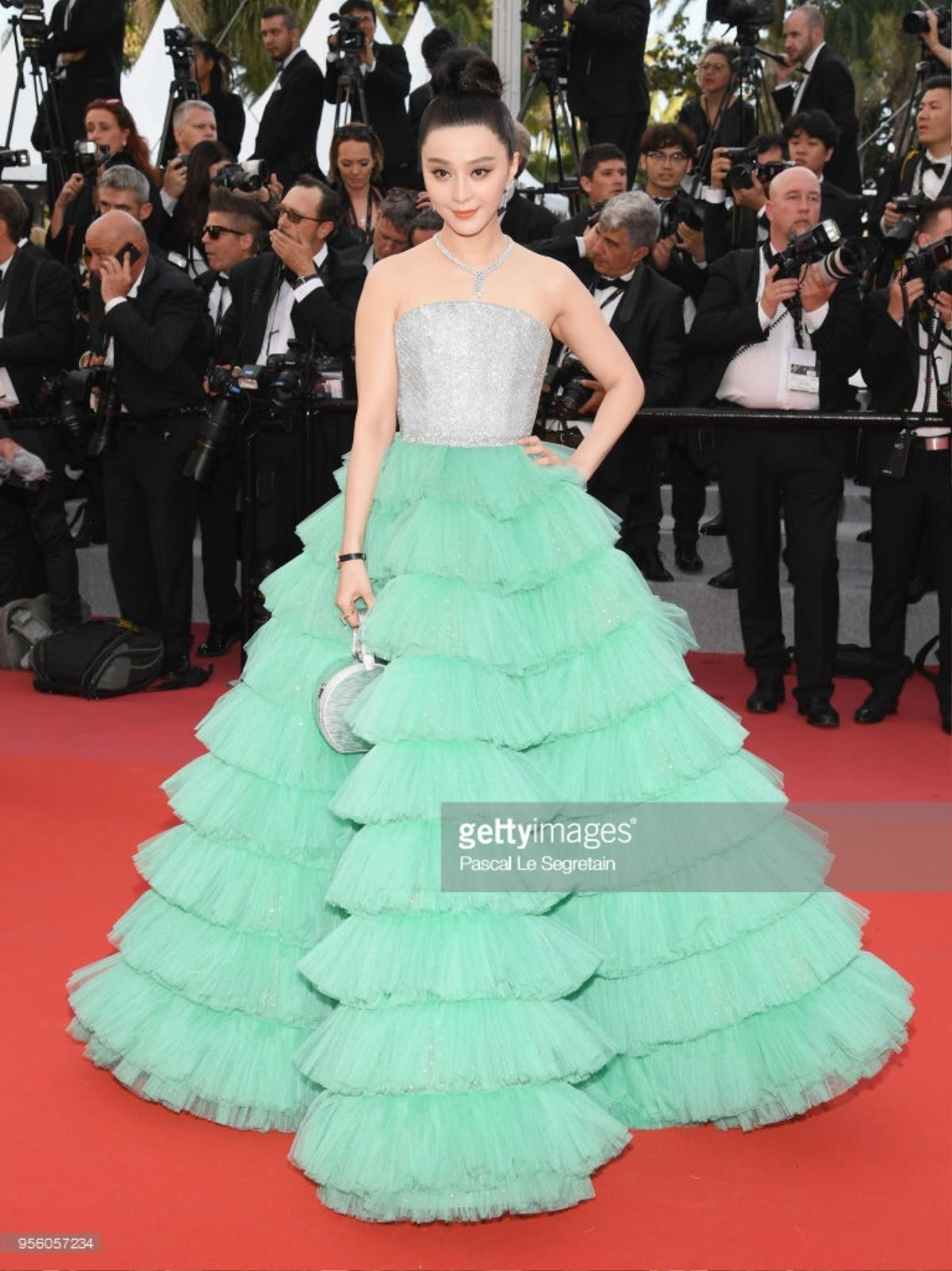 Phạm Băng Băng xinh như công chúa, Lý Nhã Kỳ và Chompoo Araya rực rỡ tại thảm đỏ LHP Cannes 2018 Ảnh 4