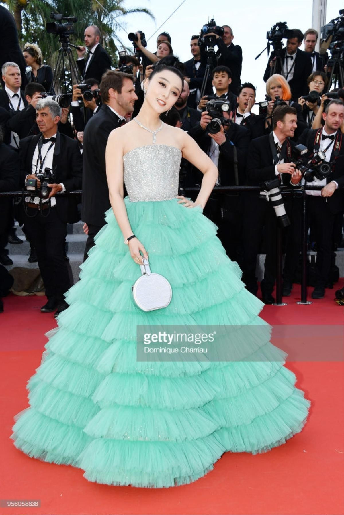 Phạm Băng Băng xinh như công chúa, Lý Nhã Kỳ và Chompoo Araya rực rỡ tại thảm đỏ LHP Cannes 2018 Ảnh 3