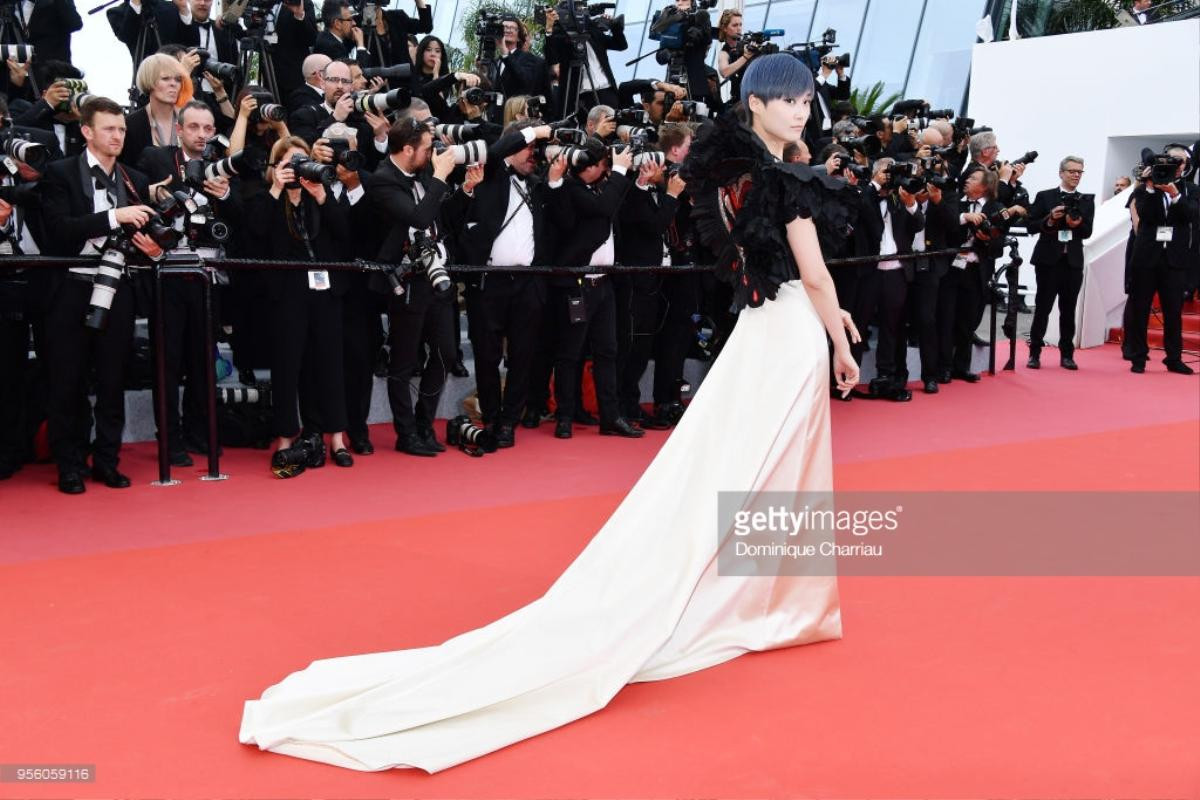 Phạm Băng Băng xinh như công chúa, Lý Nhã Kỳ và Chompoo Araya rực rỡ tại thảm đỏ LHP Cannes 2018 Ảnh 28