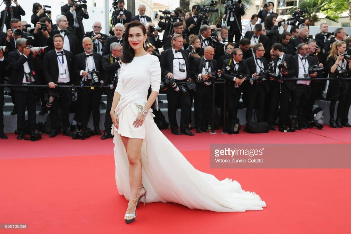 Phạm Băng Băng xinh như công chúa, Lý Nhã Kỳ và Chompoo Araya rực rỡ tại thảm đỏ LHP Cannes 2018 Ảnh 46