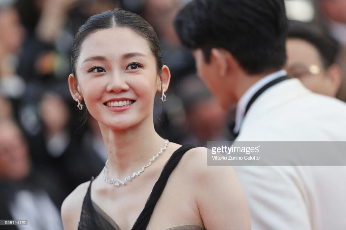 Phạm Băng Băng xinh như công chúa, Lý Nhã Kỳ và Chompoo Araya rực rỡ tại thảm đỏ LHP Cannes 2018 Ảnh 49