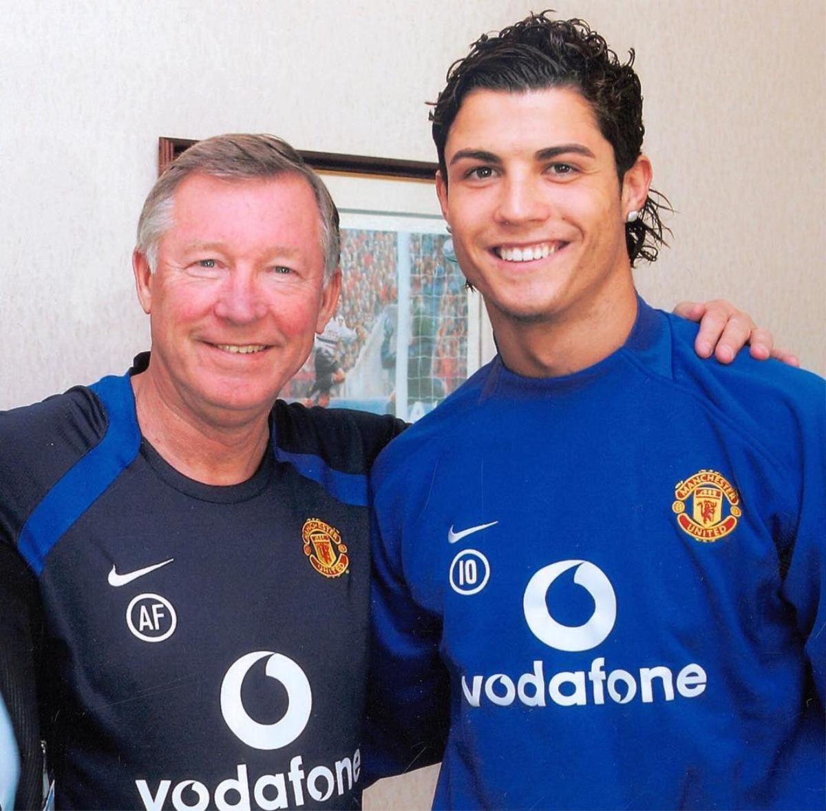 Sir Alex - Ronaldo: Những nghĩa cử đặc biệt của cậu học trò dành tặng cho ngài 'máy sấy tóc' Ảnh 4