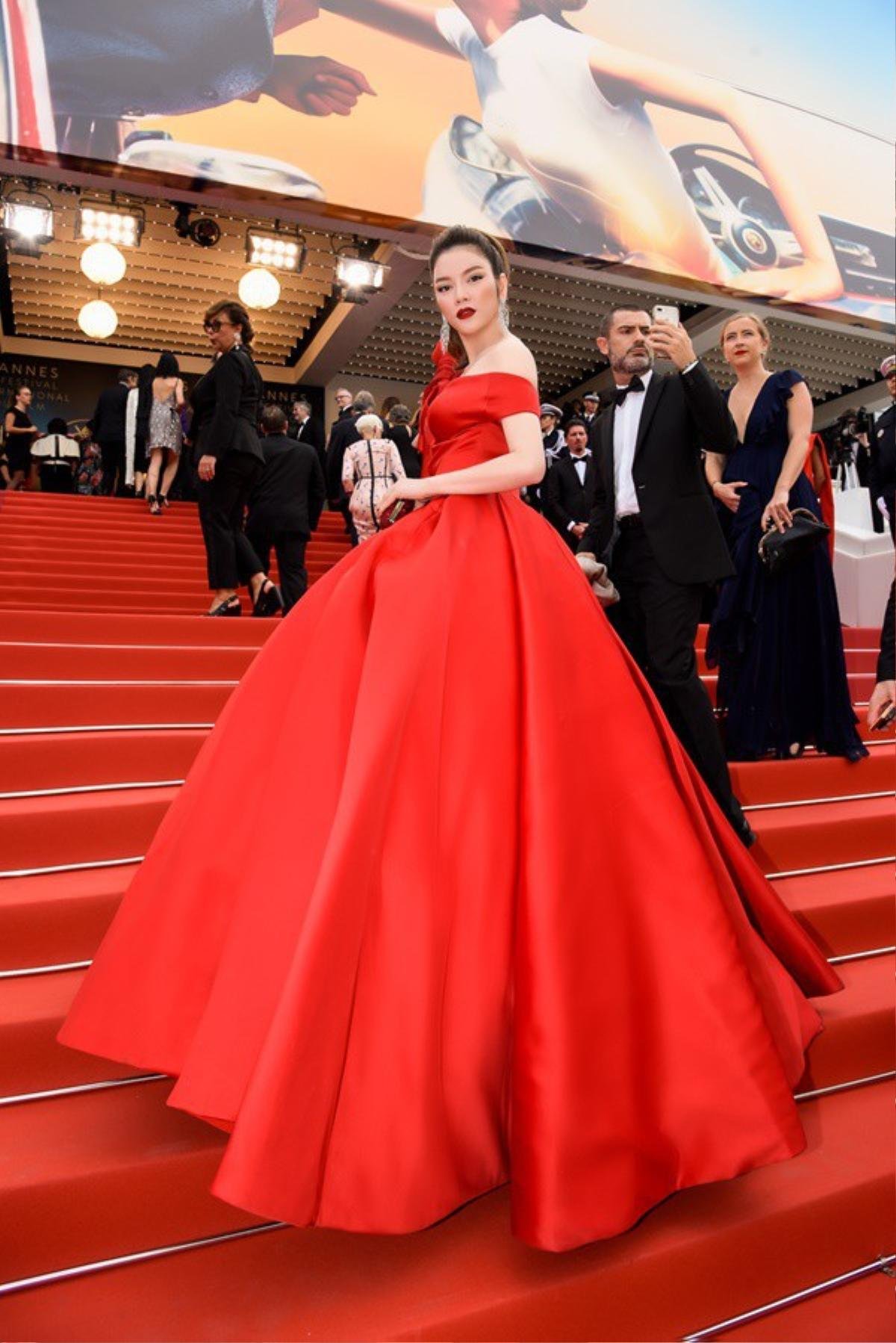 Anti-fan mỉa mai bị ‘ngó lơ’ tại thảm đỏ Cannes 2018, Lý Nhã Kỳ lên tiếng đáp trả Ảnh 1