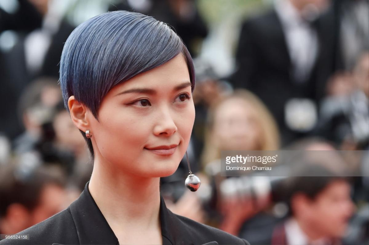 Thảm đỏ Cannes 2018 ngày 2: Lý Nhã Kỳ làm 'báo đen', Kiko Mizuhara và Vương Lệ Khôn xinh như nữ thần Ảnh 32