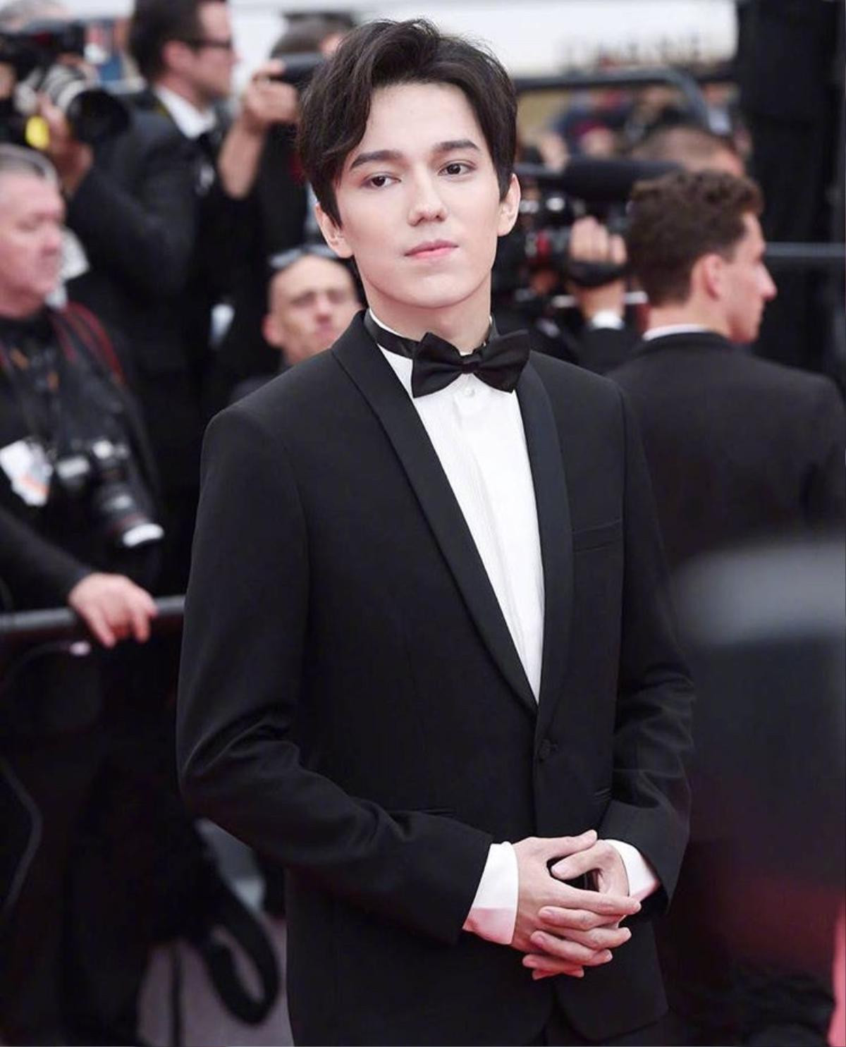 Thảm đỏ Cannes 2018 ngày 2: Lý Nhã Kỳ làm 'báo đen', Kiko Mizuhara và Vương Lệ Khôn xinh như nữ thần Ảnh 36