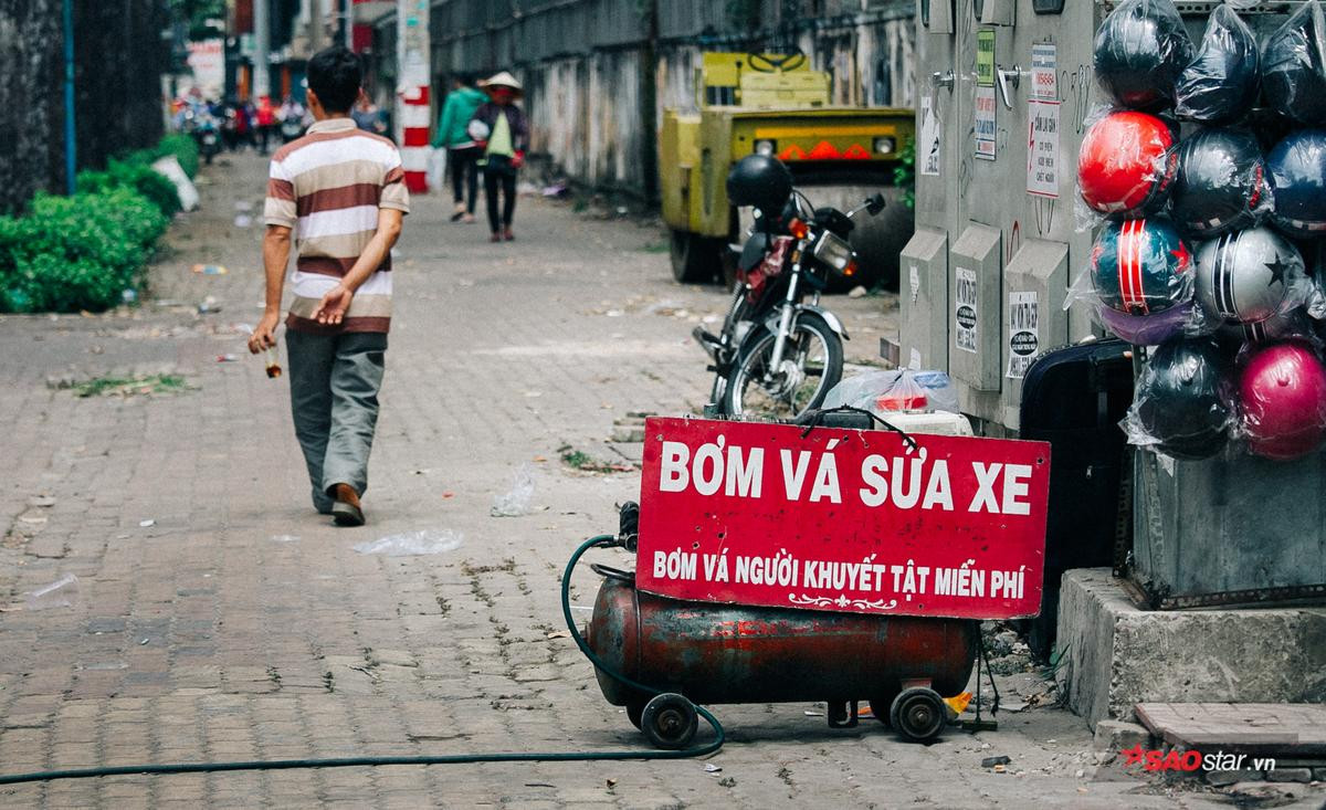 Phía sau thùng tiền từ thiện 'hãy lấy ba tờ': Kệ đi, miễn là người Sài Gòn vẫn còn đối tốt với nhau Ảnh 9