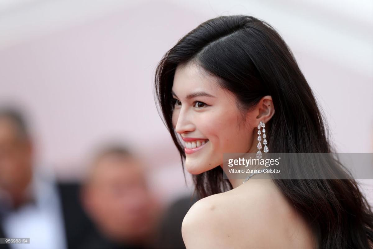 Chompoo Araya - Hà Tuệ diện váy cầu kỳ, nữ chính 'Bad Genius' già trước tuổi ở Cannes 2018 ngày thứ 3 Ảnh 18