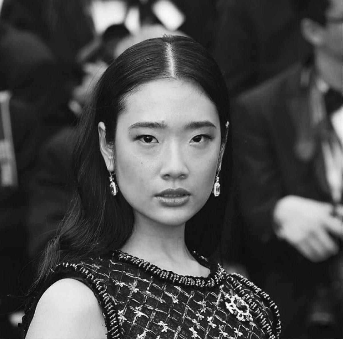 Chompoo Araya - Hà Tuệ diện váy cầu kỳ, nữ chính 'Bad Genius' già trước tuổi ở Cannes 2018 ngày thứ 3 Ảnh 24